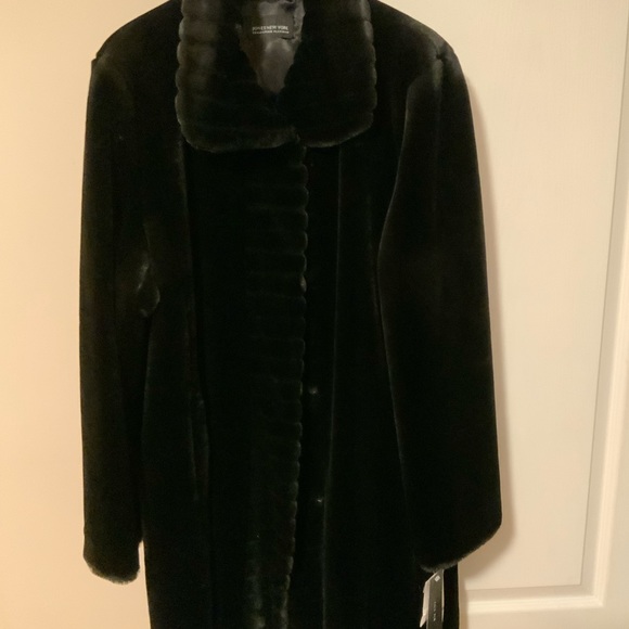 Faux Fur Jones New York Coat - Picture 3 of 5